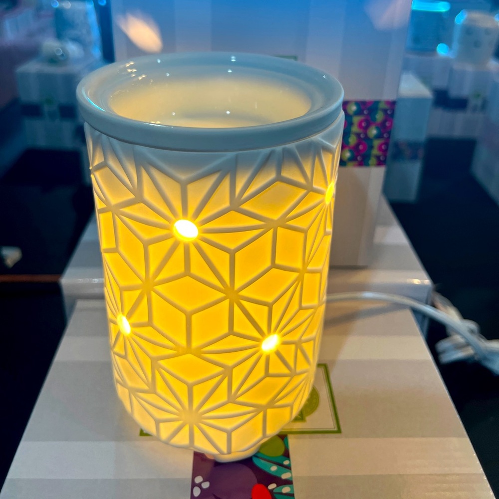 Scentsy Salerno Warmer